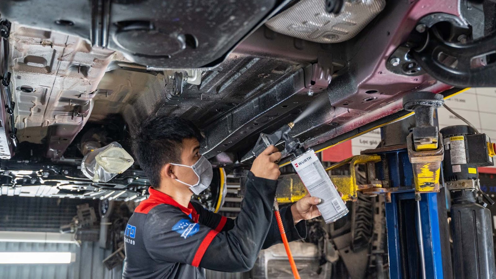 Tại sao cần phủ gầm ô tô